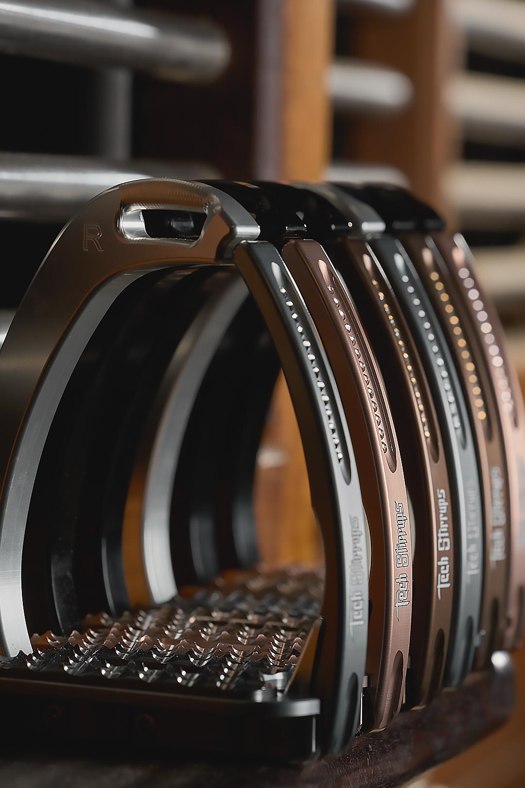 Tech Stirrups — Crystal details (03)