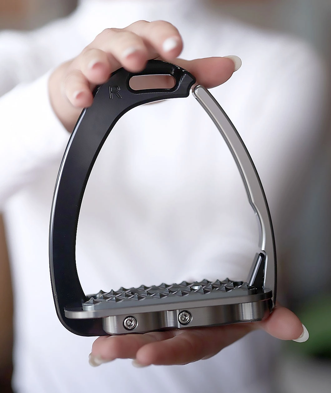 Tech Stirrups made in Italy — aluminium stirrup engineering detail